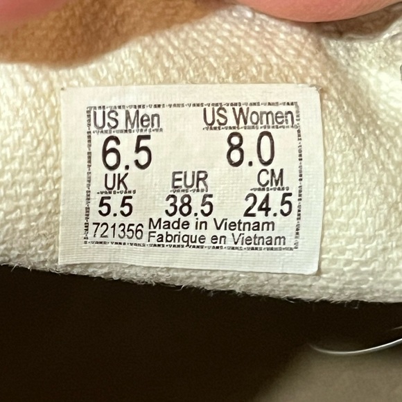 Vans Pink and Black Flats with Artistic Design - Picture 6 of 13